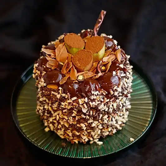 4-6 Kişilik Profiterollü Pasta